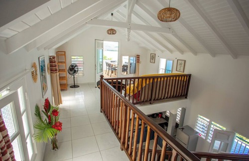 Rifflet Apartment | Panoramic Bay View Duplex with Direct Beach Access