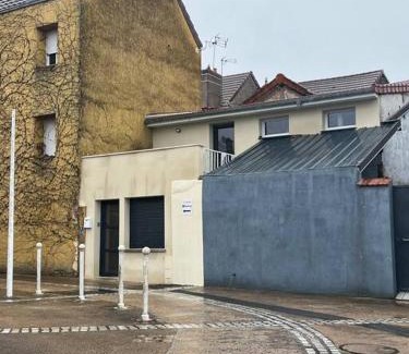 Digoin Apartment | Elegant Duplex Belle Pierre - Rated 9.1 by Guests
