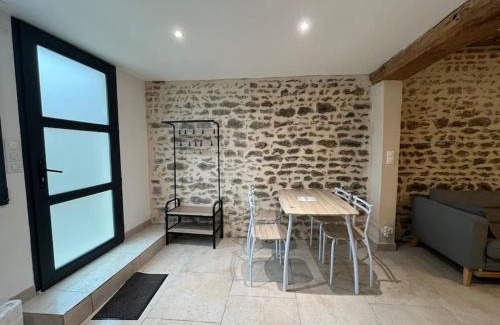 Digoin Apartment | Elegant Duplex Belle Pierre - Rated 9.1 by Guests