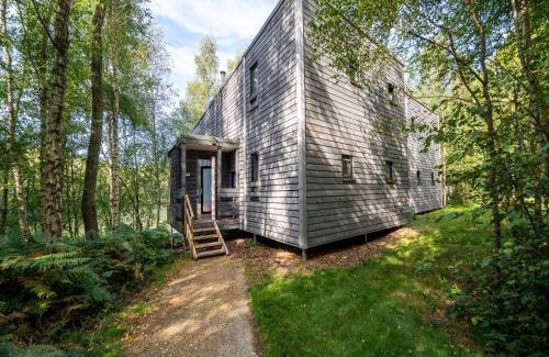 Maubray House | Duplex by Fouage Pond with Stunning Views