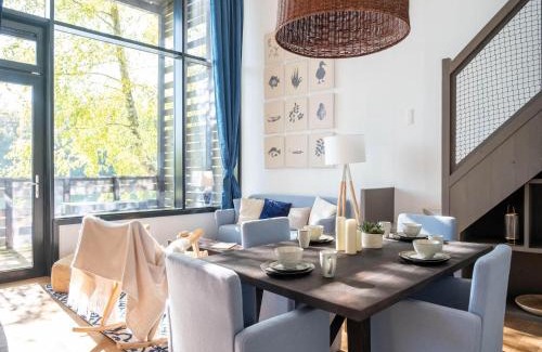 Maubray House | Duplex by Fouage Pond with Stunning Views