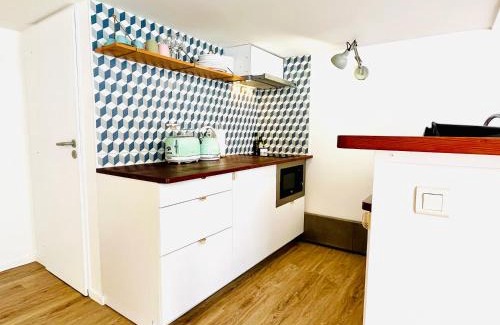 Avignon City Centre Apartment | Relaxing Duplex with Free Parking & Netflix - 9.5/10 Rating