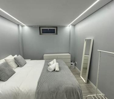 Odivelas Apartment | Relaxing Duplex with Jacuzzi in Olival Basto