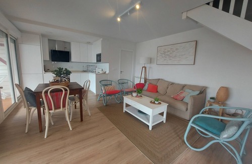 Hendaye House | Duplex with Ocean Views - Rated 10/10 & Pet Friendly