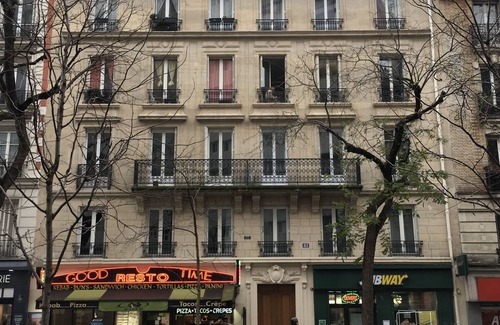 Gare Apartment | Architectural Duplex: Ideal for Family Getaways