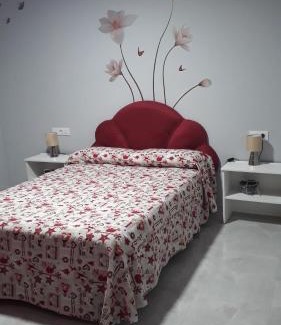 San Fernando Apartment | Pet-Friendly Duplex Daises: Rated 8.9/10 by Guests