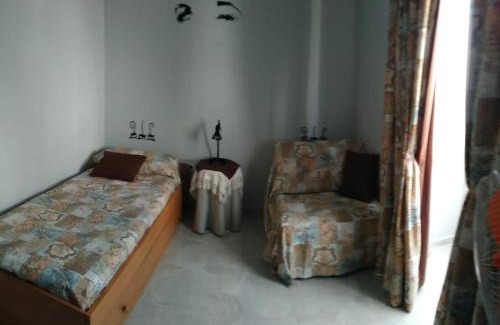 San Fernando Apartment | Pet-Friendly Duplex Daises: Rated 8.9/10 by Guests