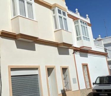 San Fernando Apartment | Pet-Friendly Duplex Daises: Rated 8.9/10 by Guests