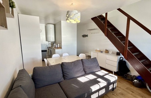 Le Crotoy Apartment | Idyllic Duplex with Oceanview: A 10/10 Guest Experience