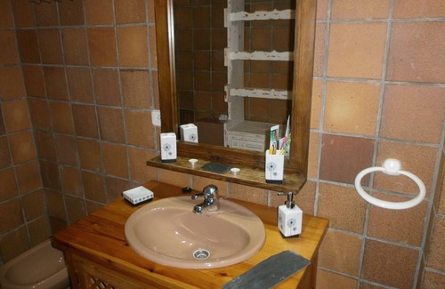 Pradollano Cabin | Stylish Loft Duplex in Sierra Nevada with Breakfast Included