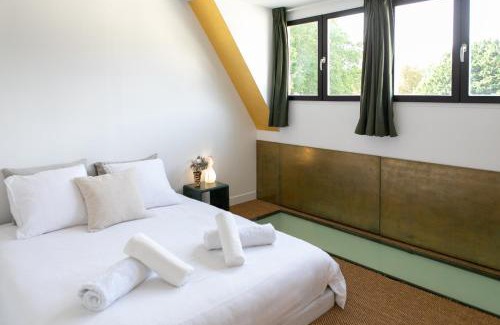 Noisy-sur-Ecole Apartment | Stylish Duplex Design Near Climbing Spots in Fontainebleau