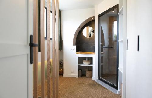 Noisy-sur-Ecole Apartment | Stylish Duplex Design Near Climbing Spots in Fontainebleau