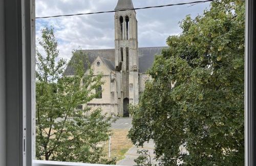 Senlis House | Relaxing Family Getaway at Maison Downtown Abbaye