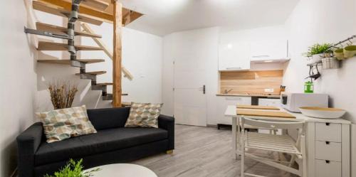 Revel Apartment | Cozy Duplex du Get: Family-Friendly Retreat with High Ratings