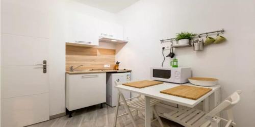 Revel Apartment | Cozy Duplex du Get: Family-Friendly Retreat with High Ratings