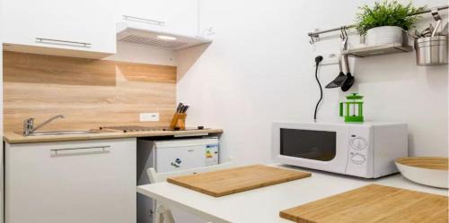 Revel Apartment | Cozy Duplex du Get: Family-Friendly Retreat with High Ratings