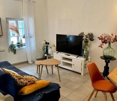 Morestel House | Central Duplex: Family & Pet-Friendly Getaway, Rated 8.9