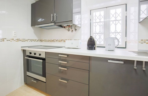 Se House | Discover the Duplex Fado Alfama Apartment with Spa & Kitchen