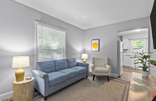 St. Charles Apartment | Pet-Friendly Duplex Hideaway in St. Charles, MO - 10/10 Rated