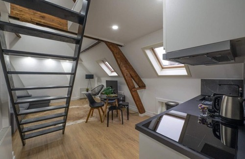 Ghent City Centre Apartment | Modern Duplex in the Heart of Ghent with Breakfast & Kitchen