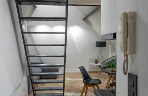 Ghent City Centre Apartment | Modern Duplex in the Heart of Ghent with Breakfast & Kitchen