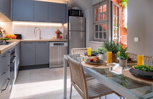 Palamos Apartment | Cozy Apartment Palamós: Ideal for 2 with Kitchen & Spa