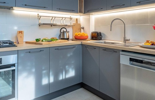 Palamos Apartment | Cozy Apartment Palamós: Ideal for 2 with Kitchen & Spa