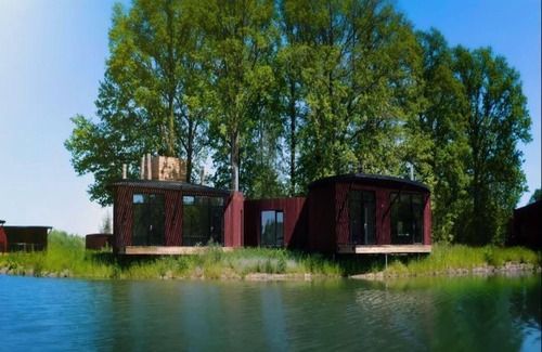 Maubray Villa | Duplex in Tournai with Lake Views