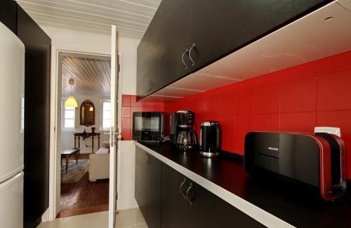 Socorro Apartment | Explore Duplex Lisbon Castle Sao Jorge - 4-Star Gem