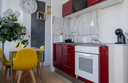 Le Bourget Apartment | Family-Friendly Duplex with Netflix for Memorable Stays