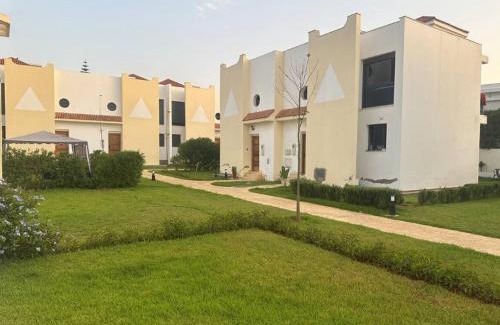 Skhirat Plage Villa | Duplex moderne avec jardin privé 5 min de la mer