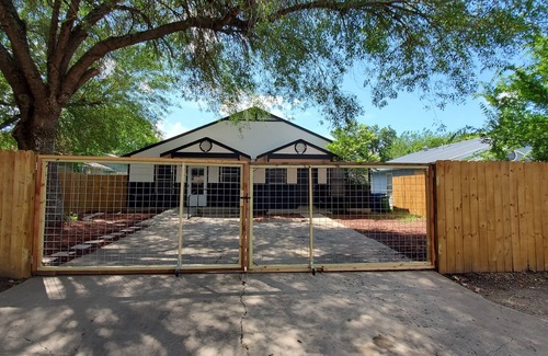 East MLK House | Ideal Duplex Steps from Downtown & Austin-Bergstrom Airport