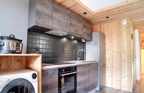 Les Bruyeres Apartment | Renovated Duplex Steps from Ski Slopes with Balcony