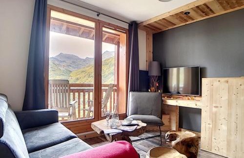 Les Bruyeres Apartment | Renovated Duplex Steps from Ski Slopes with Balcony