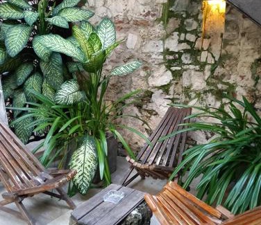 Pie del Cerro Apartment | Charming Duplex in Getsemani: Rated 9/10 & Family-Friendly