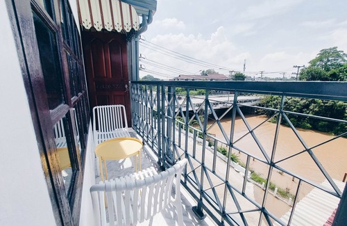 Phu Khao Thong Apartment | Inviting Duplex Room at Hello Sunshine with Spa & Hot Tub