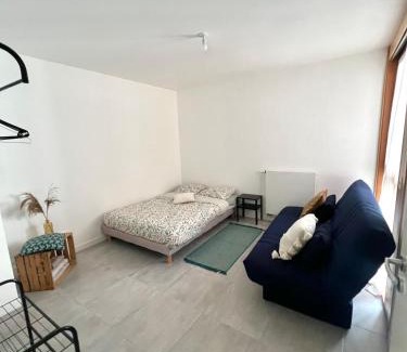 Saint Jean Station District Apartment | Family-Friendly Duplex Saint Germain in Bordeaux Awaits