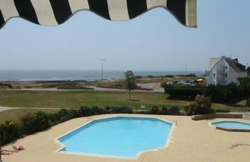 Damgan Apartment | Oceanfront Duplex for 4 with Kitchen & Kid-Friendly Amenities