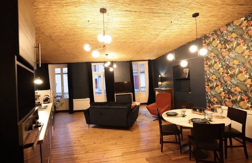 Bagneres-de-Bigorre Apartment | Relaxing Duplex Spa with Hot Tub & Family-Friendly Amenities
