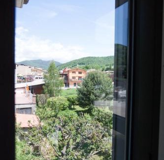 Sant Pau de Seguries Apartment | Family-Friendly Duplex St Pau with High Guest Ratings