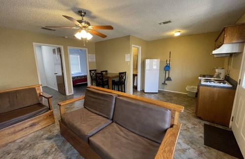 Denison Cabin | Pet-Friendly Duplex Cabin with Lake Views at Texoma