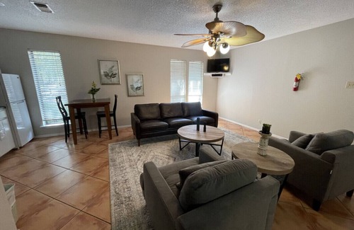 Denison Cabin | Cozy Duplex Cabin on Lake Texoma with Family-Friendly Amenities