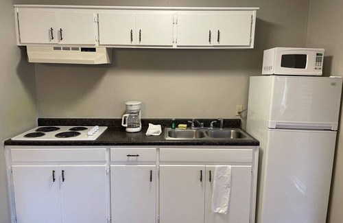 Denison Cabin | Cozy Duplex Cabin on Lake Texoma with Family-Friendly Amenities