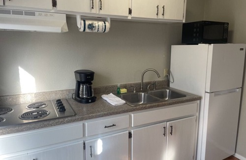 Denison Cabin | Cozy Duplex Cabin on Lake Texoma with Pet-Friendly Amenities
