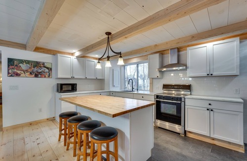 Chittenden House | Elegant Duplex Unit Near Chittenden Reservoir - Rated 10/10