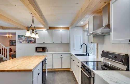 Chittenden House | Elegant Duplex Unit Near Chittenden Reservoir - Rated 10/10