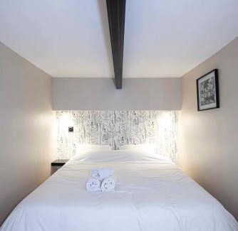 Saint Michel - Mairie Apartment | Budget-Friendly Stay at Duplex-Université with Great Reviews