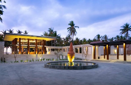 Pemenang Villa | Duplex Villa with Private Pool & Beach Access Awaits You