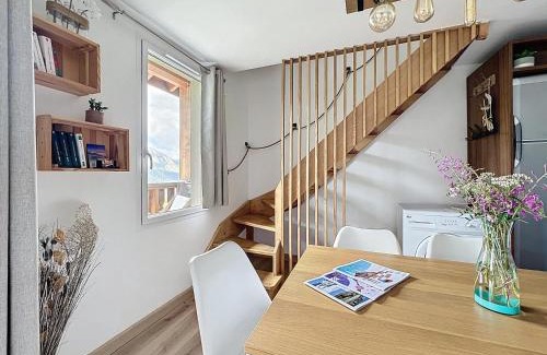 Isola Apartment | Duplex with Scenic Piste Views for Families and Pets