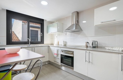 Pineda de Mar Apartment | Duplex Retreat with Free Parking Just 250m from Beach